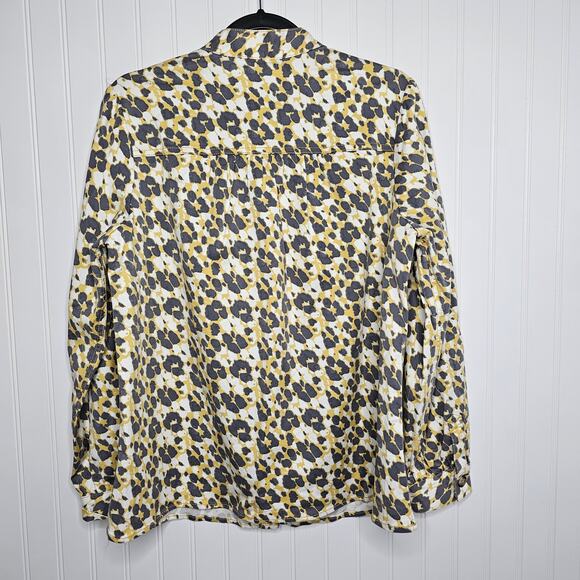 CAbi Womens Providence Shirt Jacket Size Medium Casual Animal Print Shacket Cute - Picture 5 of 10